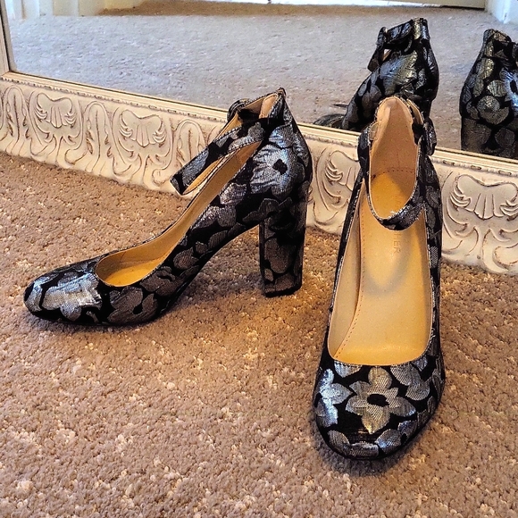 Marc Fisher Shoes - Marc Fisher Black & Silver Floral Heels